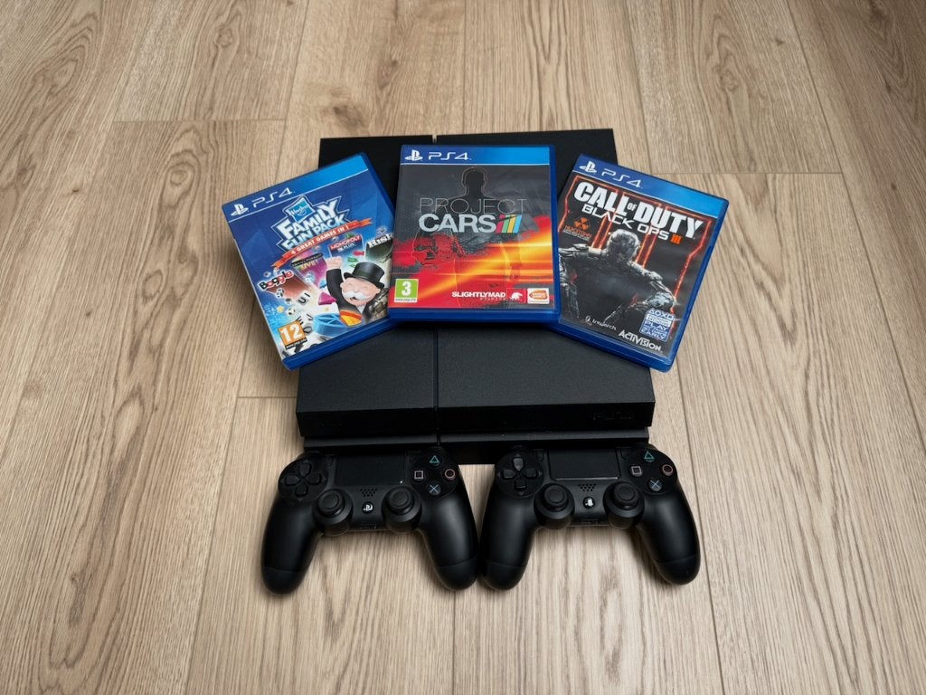 Playstation 4 + 2 controllers + 3 games, Ophalen, Met games, Met 2 controllers, Zo goed als nieuw