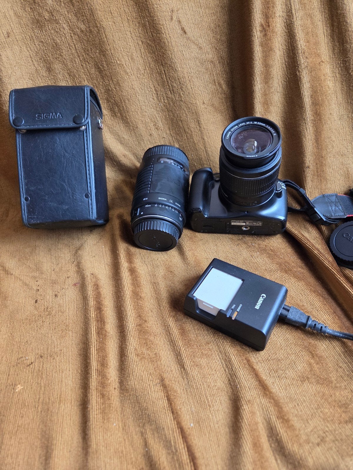 Canon eos 1100D, TV, Hi-fi & Vidéo, Appareils photo numériques, Chargeur, Canon
