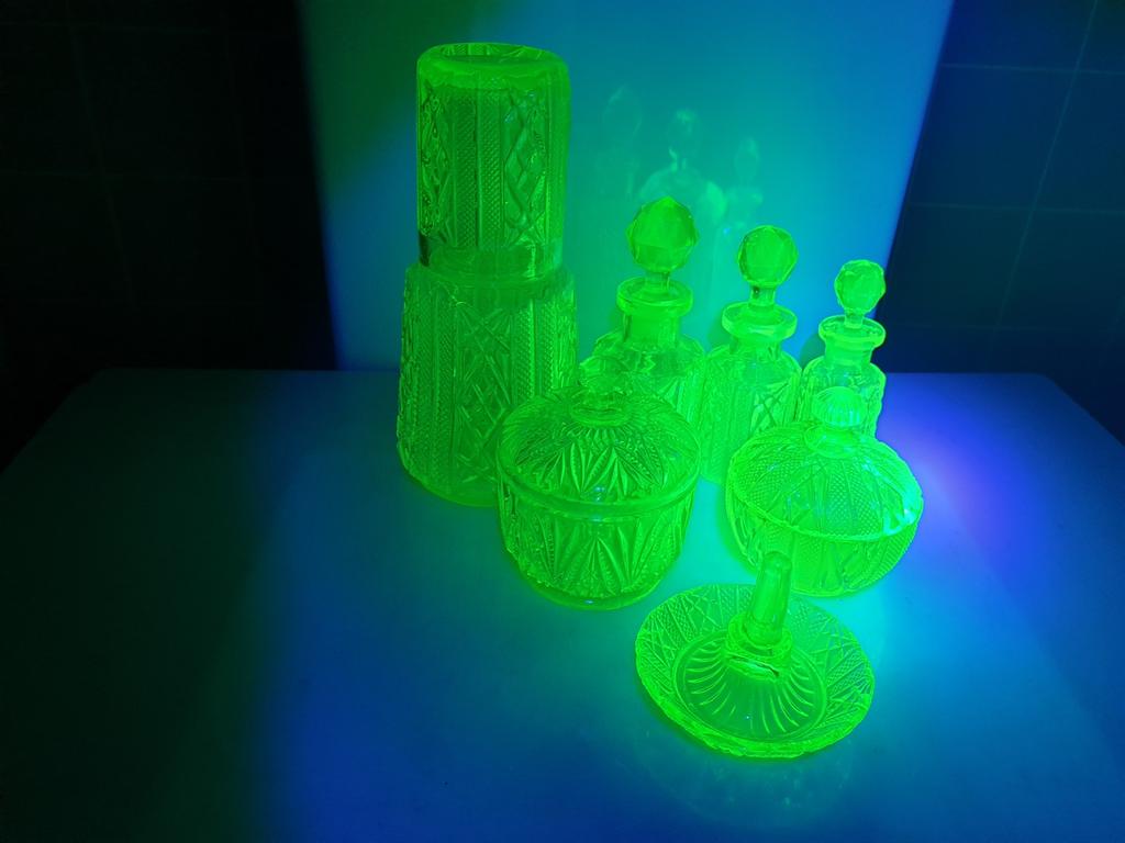 Set de toilette en verre d'uranium Scailmont, Enlèvement ou Envoi