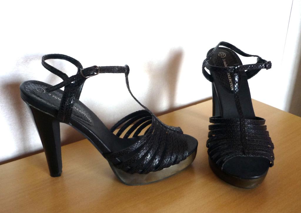 Zwarte schoenen plateau pumps met slangenleer effect Mt 37, Ophalen of Verzenden, Pumps