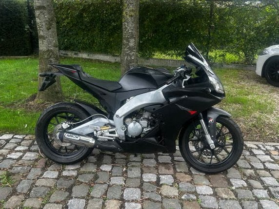 Aprilia RS4 50 diablo black, Fietsen en Brommers, Ophalen, 6 versnellingen, Gebruikt, Klasse B (45 km/u)
