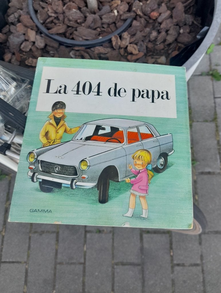 Retro boekje peugeot 404 van het jaar 1968, Ophalen