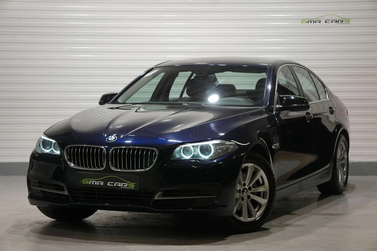 BMW 5 Serie 518 dA-Navi-Aut-Airco-Trekhaak-CruiseC-ZetelV-Ga, Autos, 118 g/km, Entreprise, Automatique, https://public.car-pass.be/vhr/9c719b4a-4a70-4a40-9bcd-6bc2c2e729ca