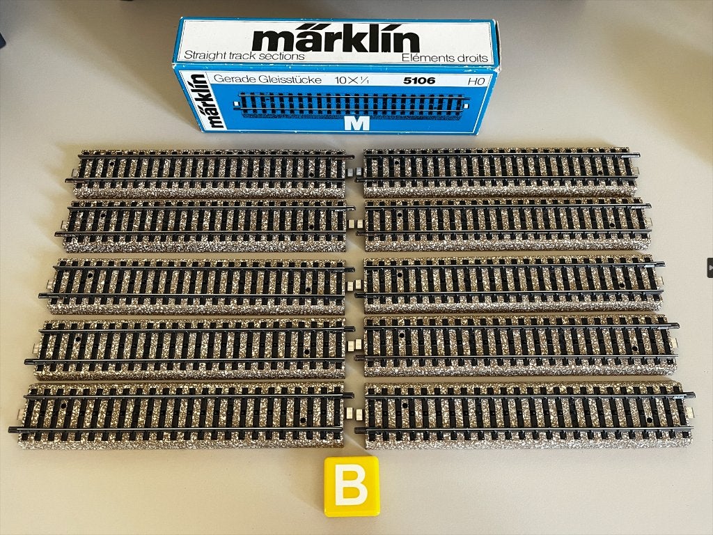 Doos met 10 rechte metaal rails 5106, Wisselstroom, Rails, Ophalen of Verzenden, Zo goed als nieuw