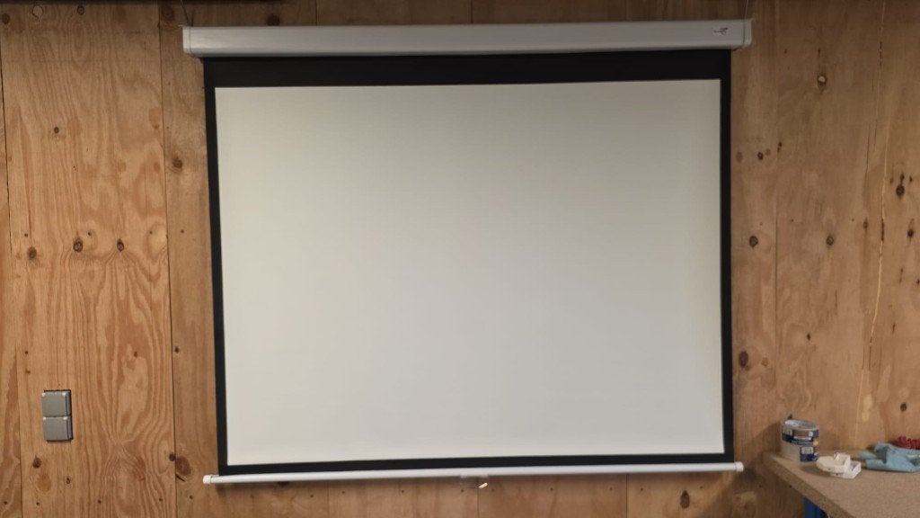 Manueel projectiescherm 72" NIEUW, Ophalen, Handmatig, Nieuw