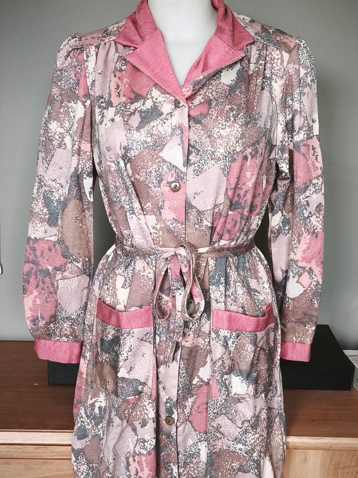 Robe vintage à boutonnage frontal, Enlèvement ou Envoi, Sans marque, Beige, Longueur genou