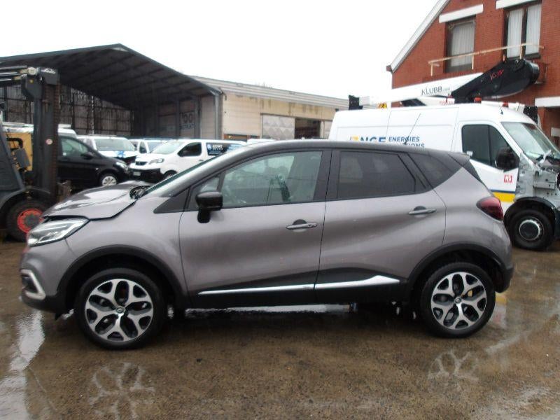 RENAULT CAPTUR  BENZINE 05-17, Cruise Control, Handgeschakeld, Zilver of Grijs, Stadsauto
