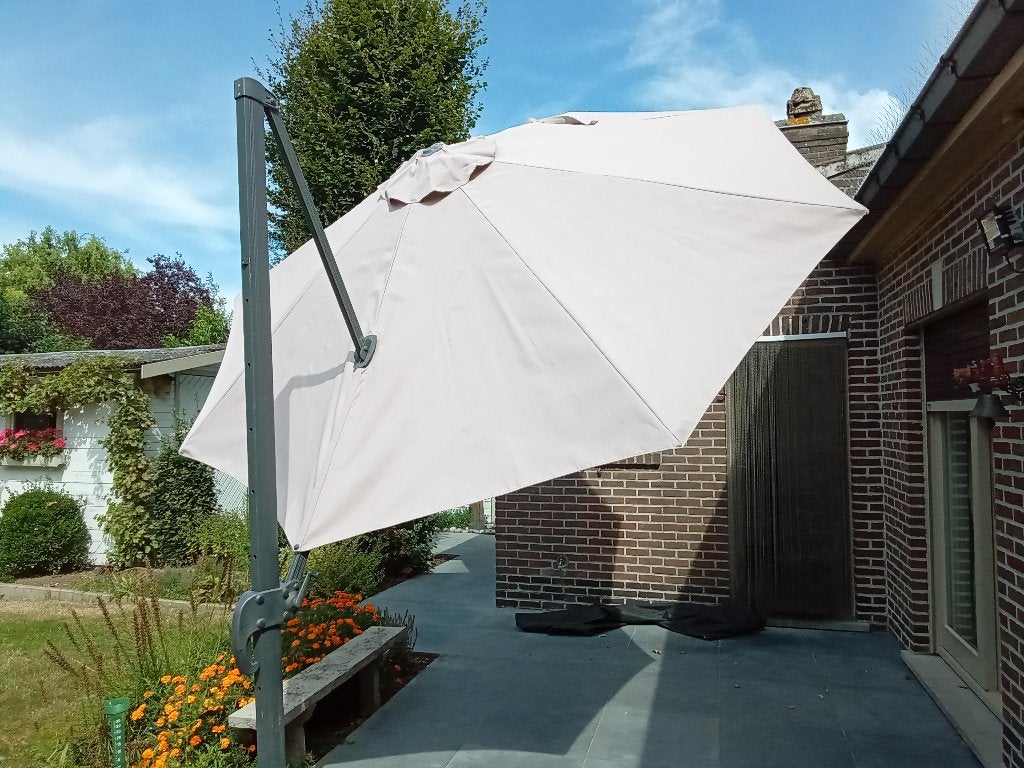 Hangparasol, Tuin en Terras, Parasols, Ophalen, Gebruikt, 2 tot 3 meter, Zweefparasol