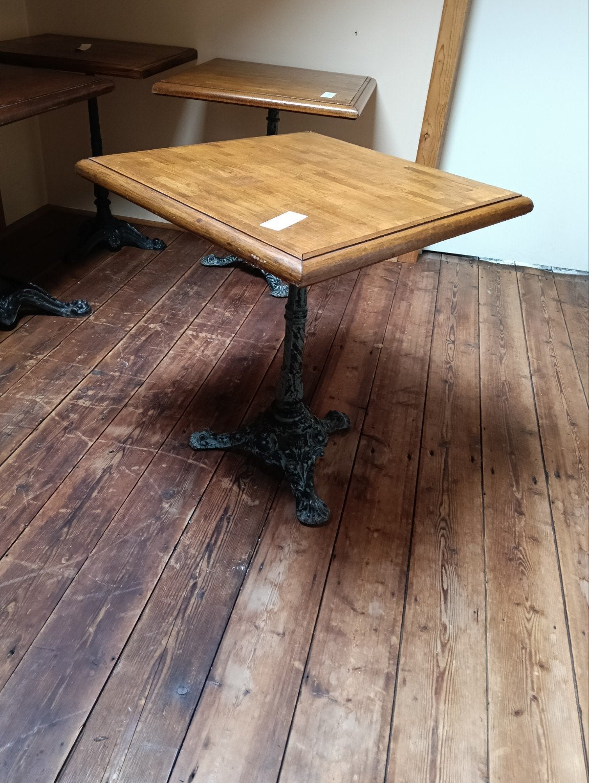 Bistro tafel met metalen voet, Huis en Inrichting, Ophalen, 50 – 75, Gebruikt, 50 tot 100 cm