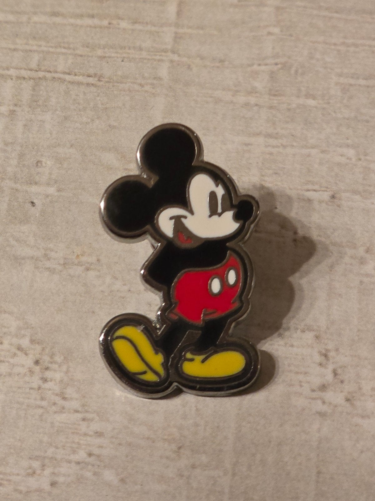 Épinglette Mickey Mouse aléatoire, Enlèvement ou Envoi, Mickey Mouse, Neuf, Autres types