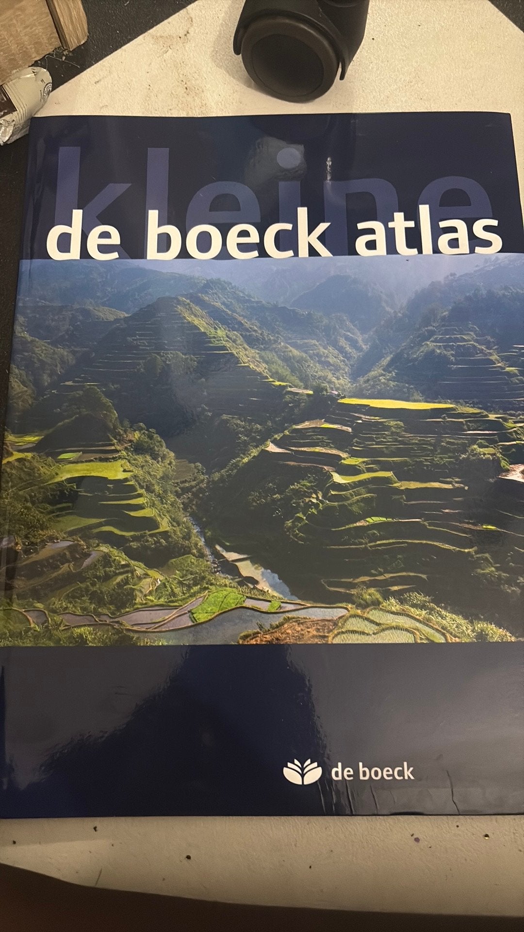 Kleine de boeck atlas, Boeken, Atlassen en Landkaarten, Ophalen, Nieuw, Wereld