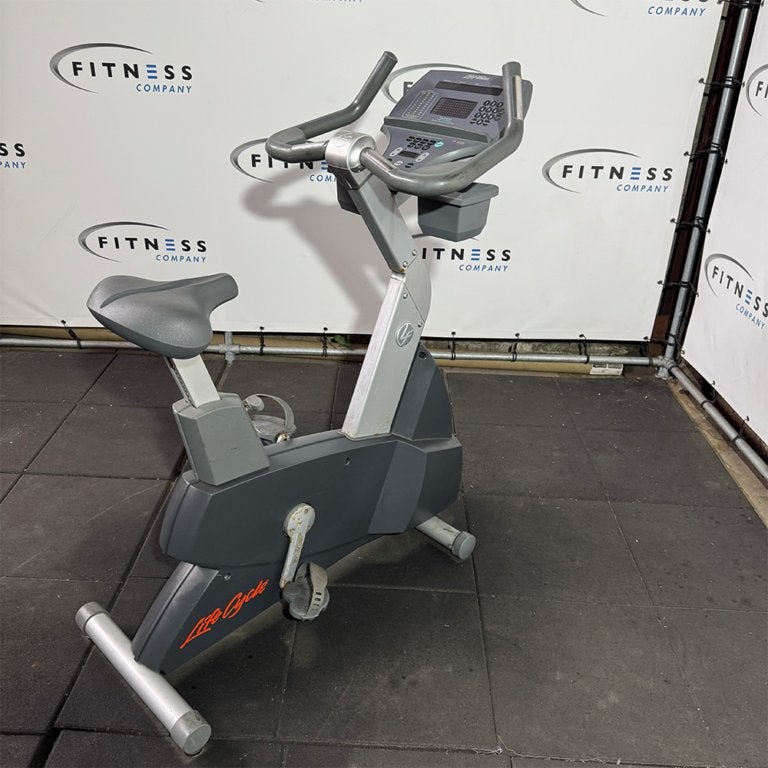 LifeFitness- LifeCycle- Upright Bike, Sport en Fitness, Ophalen of Verzenden, Gebruikt, Benen, Overige typen