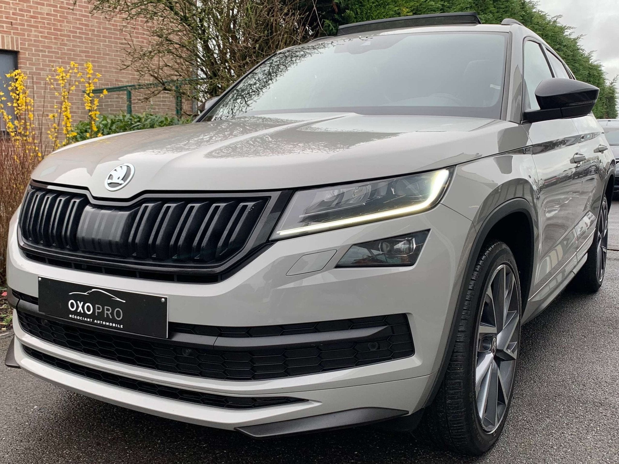 Skoda Kodiaq 7 PLACES 2.0TDI SPORTLINE 150CV DSG / Boite Aut, Autos, Cuir, Argent ou Gris, Achat, Entreprise