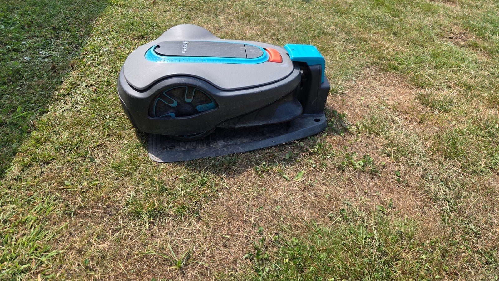 Tondeuse robotisée Gardena Smart Sileno : pour pièces/pour p, Jardin & Terrasse, Tondeuses robotisées, Utilisé, 20 à 25 cm, Enlèvement