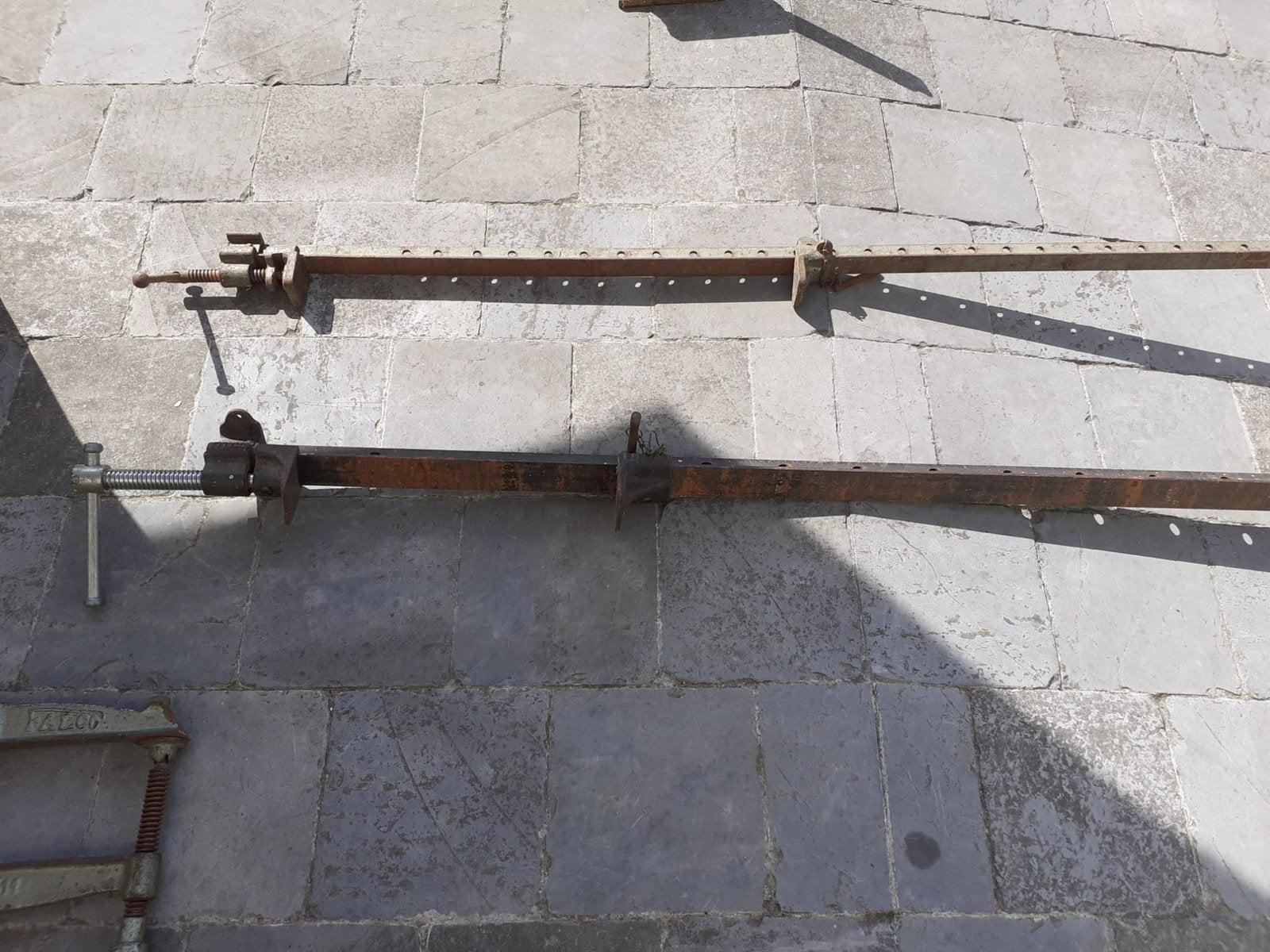 Serre joint, Enlèvement, Comme neuf