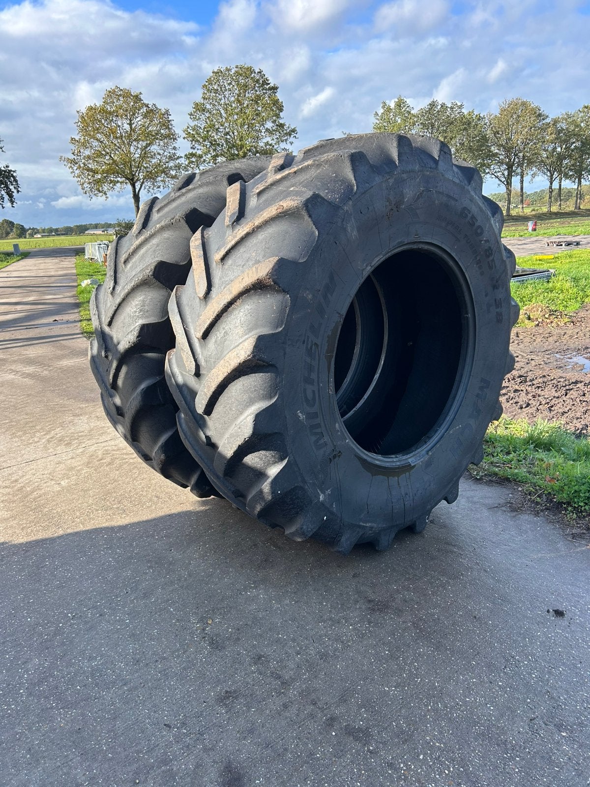 Michelin 650/85-38, Articles professionnels, Enlèvement