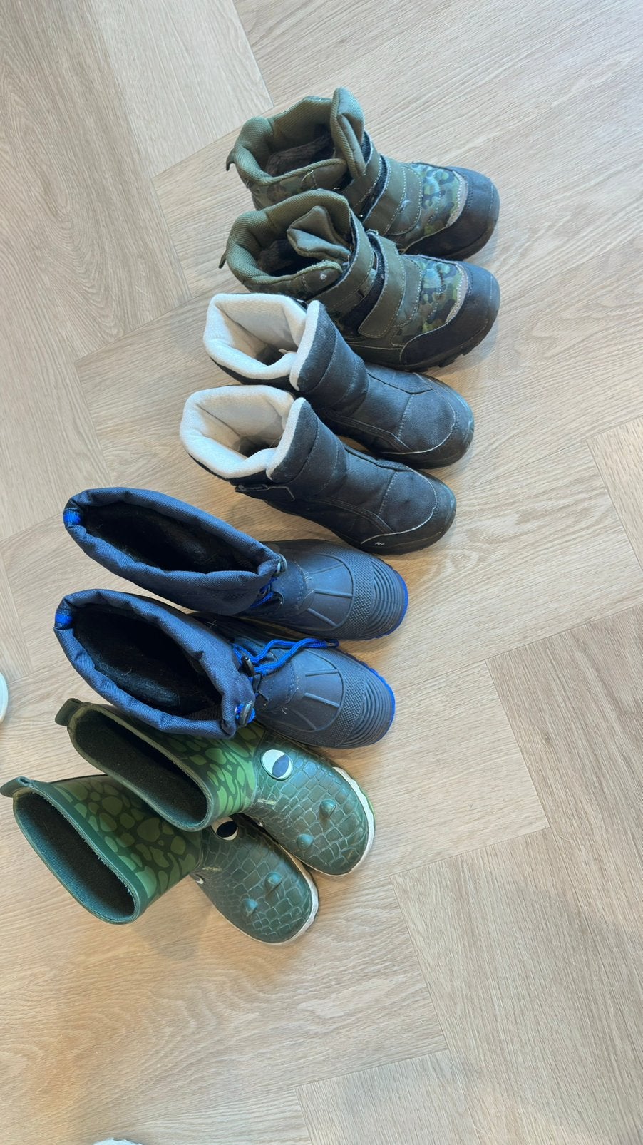 Kastopruiming kinderschoenen jongens en meisjes tm maat 32, Ophalen of Verzenden, Zo goed als nieuw, Overige maten