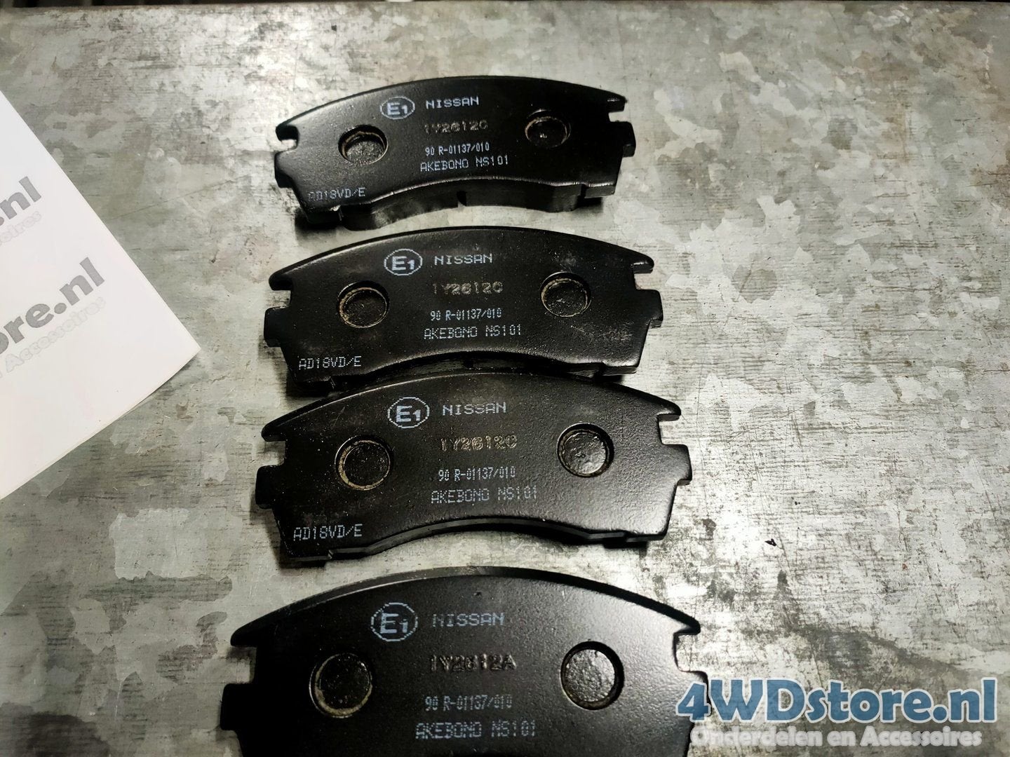Nissan Sunny Y10 Remblokset Vooras D106067R86, -, -, Nieuw, Ophalen of Verzenden