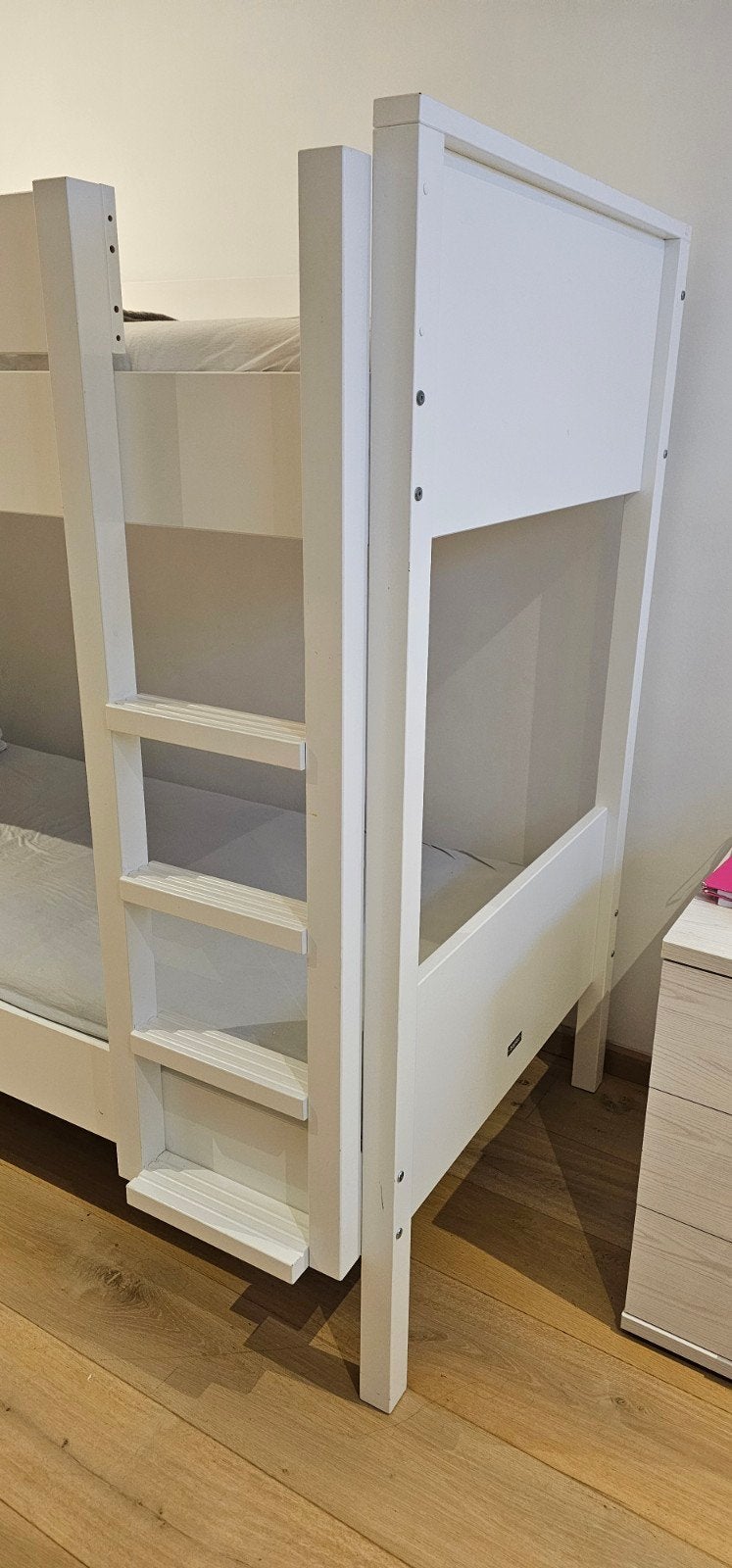 Wit stapelbed met 2 matrassen – zo goed als nieuw, Ophalen, Zo goed als nieuw, Stapelbed