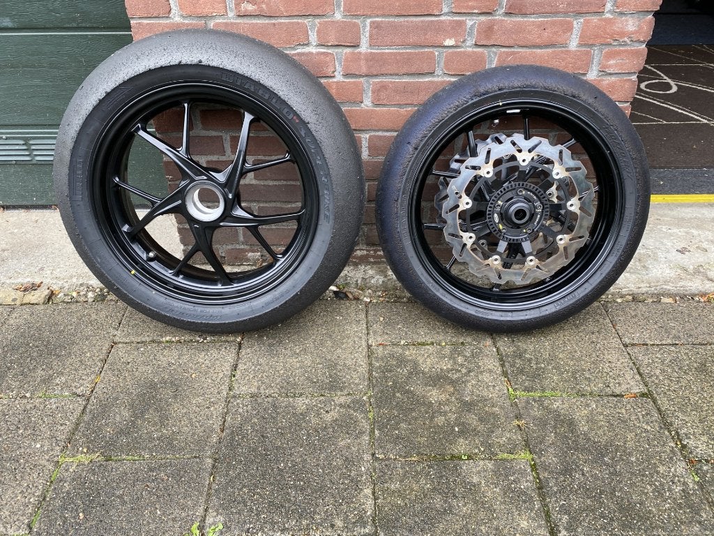 ducati V2 velgen set, Motoren, Ophalen, Gebruikt