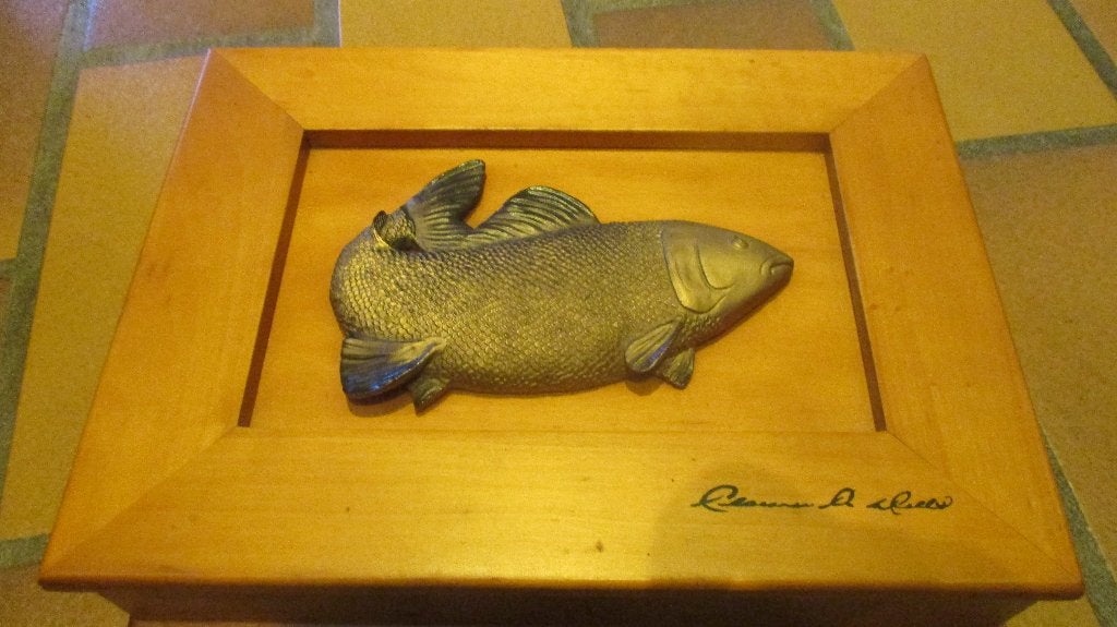 Mooi houten kistje versierd met een vis, Ophalen of Verzenden