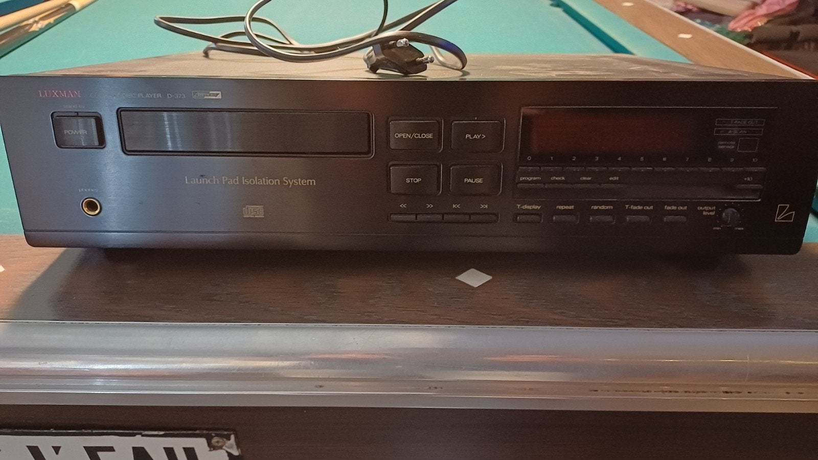 luxman, technicien, Enlèvement