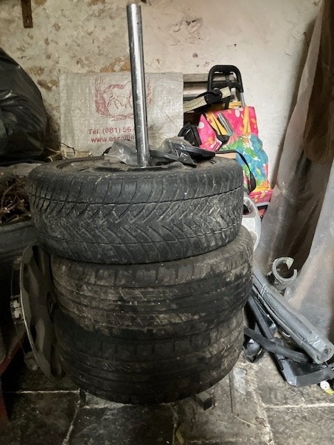 trois pneus, Autos : Pièces & Accessoires, Pneus & Jantes, Enlèvement, Utilisé, Pneus hiver, Pneu(s)