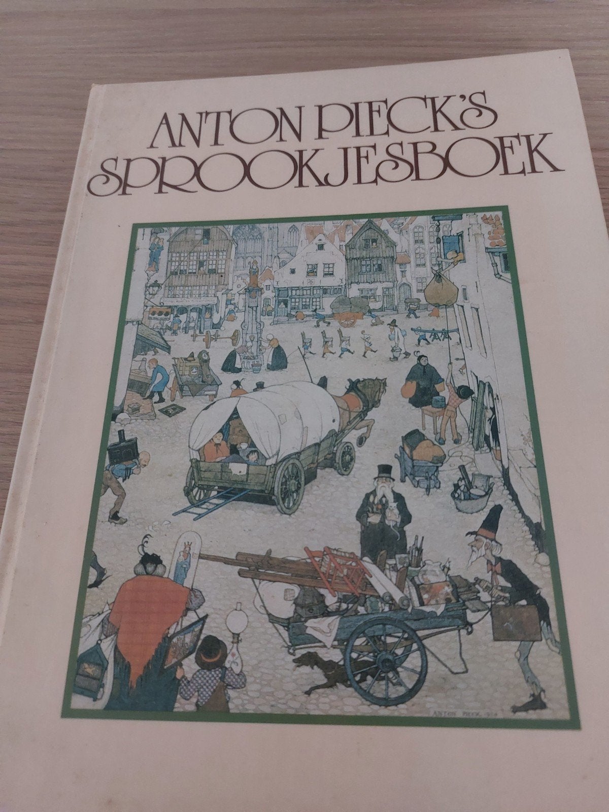 Anton Pieck's sprookjesboek, Livres, Contes & Fables, Enlèvement