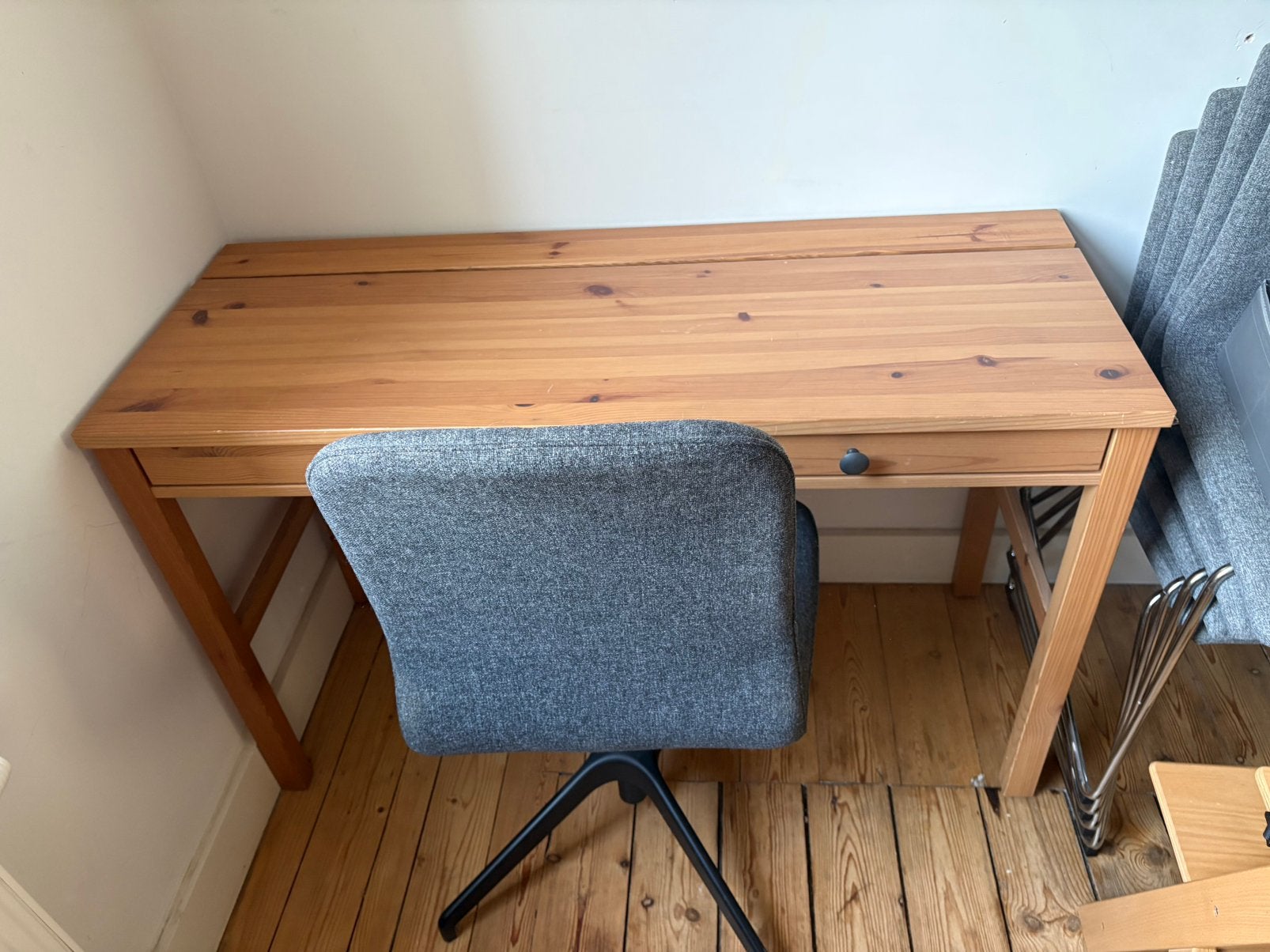 Bureau IKEA ELNEST + chaise de bureau, Maison & Meubles, Scandinave, Utilisé, IKEA, Bois