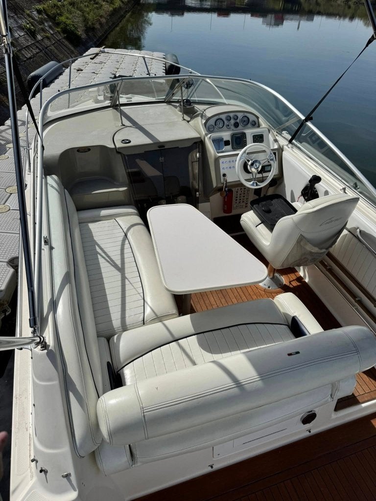 bayliner 2655, Sports nautiques & Bateaux, Alimentation à quai, Essence, Moteur in-bord, Bayliner