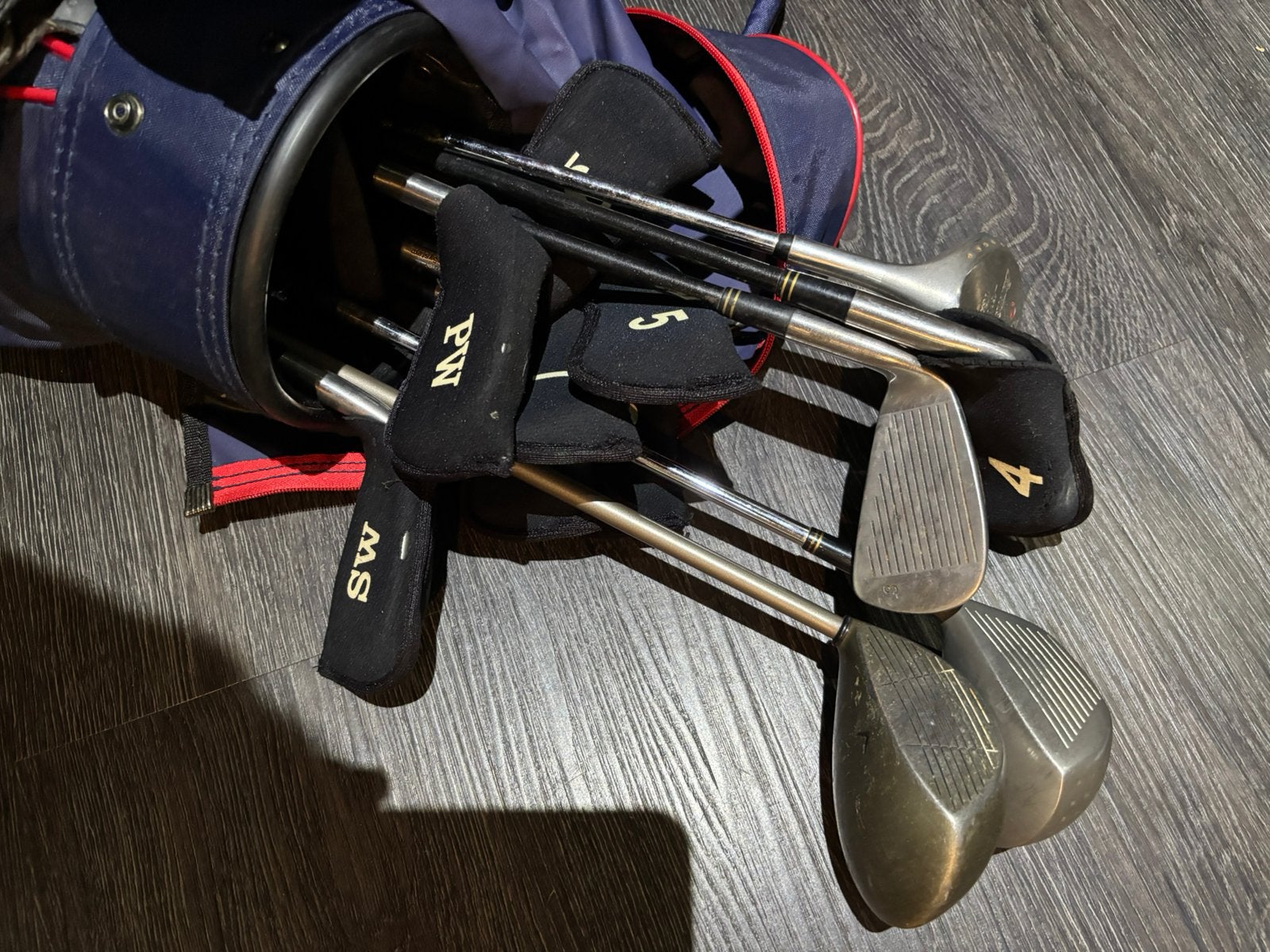 Set de golf femme gauchère Demi-série avec sac de transport, Ophalen, Zo goed als nieuw, Tas