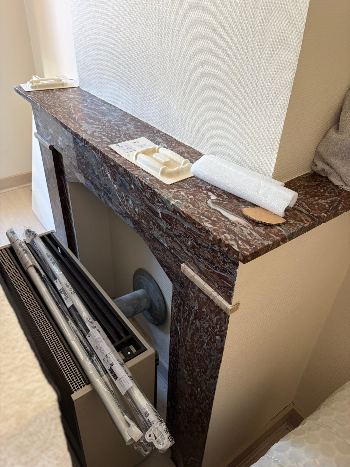 Cheminée ancienne en marbre - manteau décoratif, Doe-het-zelf en Bouw, Ophalen, Zo goed als nieuw, Marmer, Wandtegels