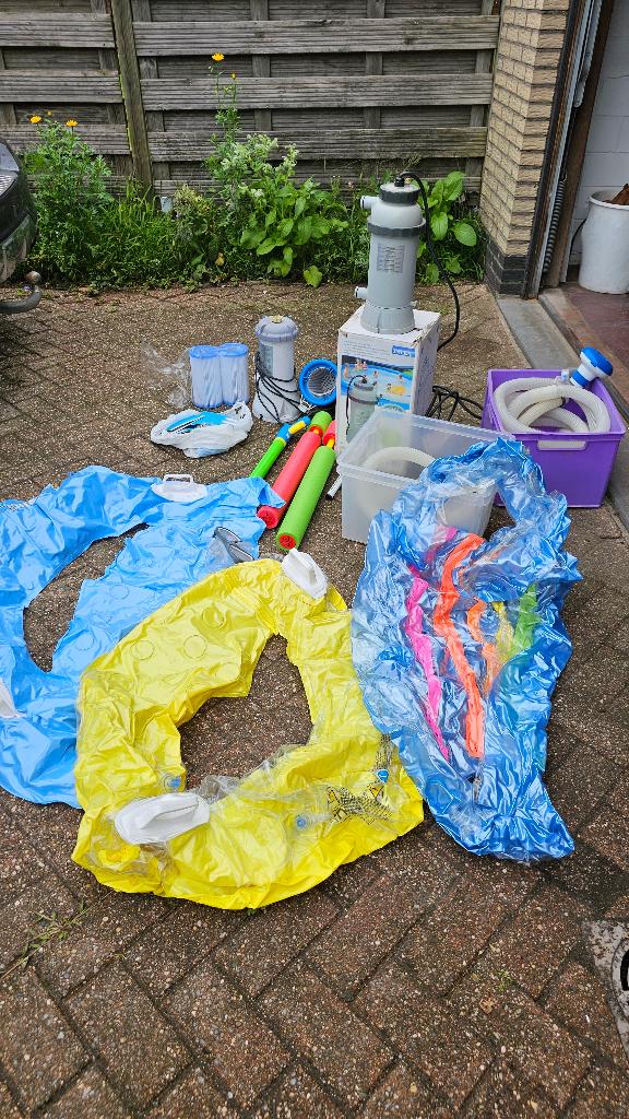 Pompe de filtration, chaises, jets d'eau, chauffage, Enlèvement, Comme neuf, Autres types
