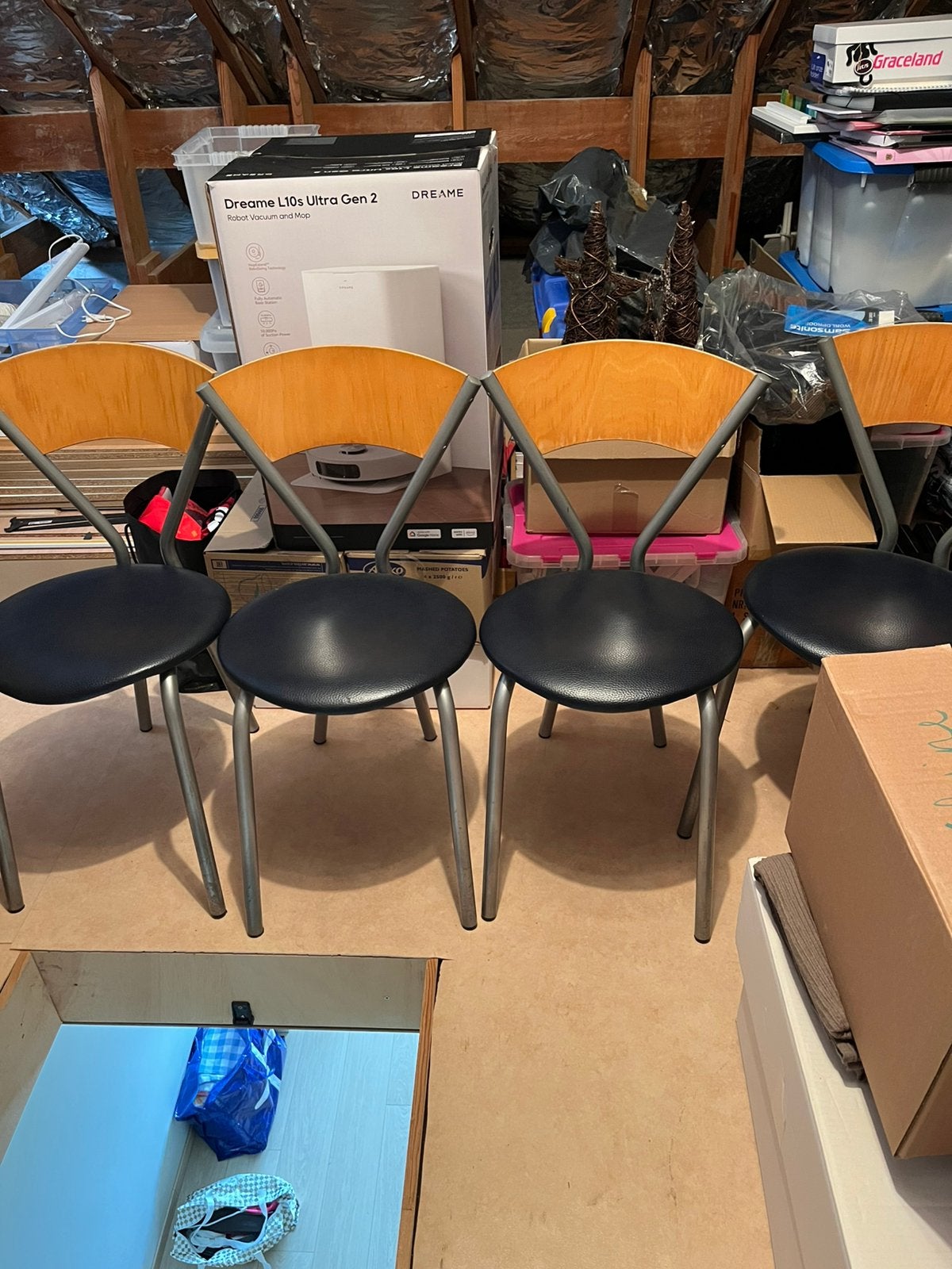 4 chaises de cuisine d'occasion mais en bon état, Enlèvement, Comme neuf