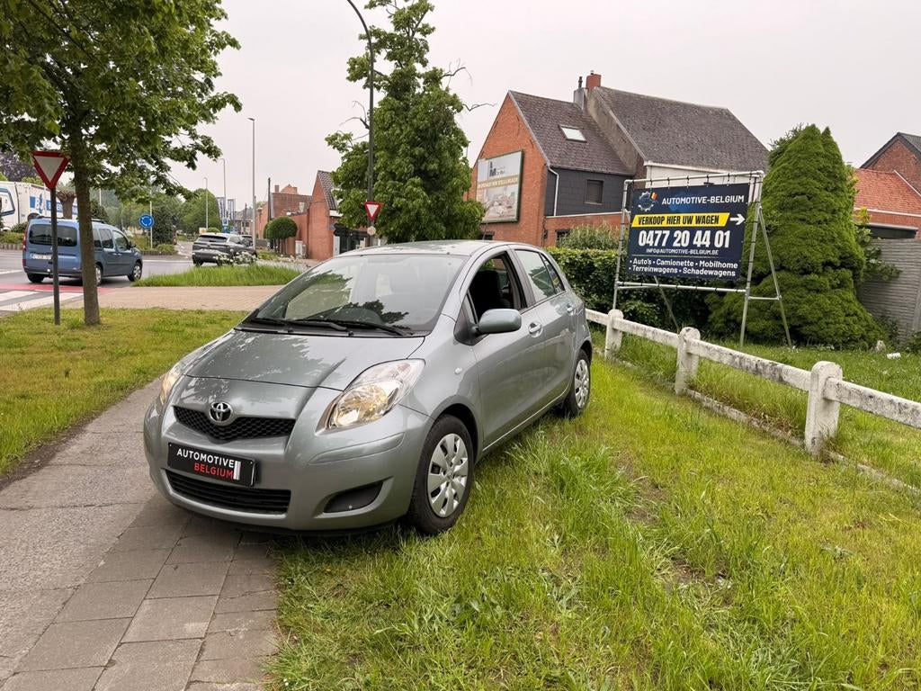 Toyota Yaris 1.3 Benzine Automaat – Slechts 07.000 km!, Autos, Argent ou Gris, Achat, Entreprise, Entretenue par le concessionnaire