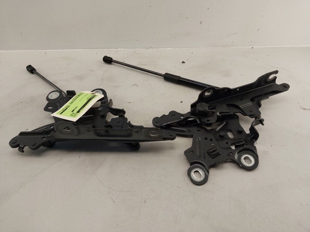CHARNIERE DE CAPOT BMW X2 (F39) (|41007427126|41007427125|), Autos : Pièces & Accessoires, Utilisé, BMW, Petuelring 130
80809  München, DE