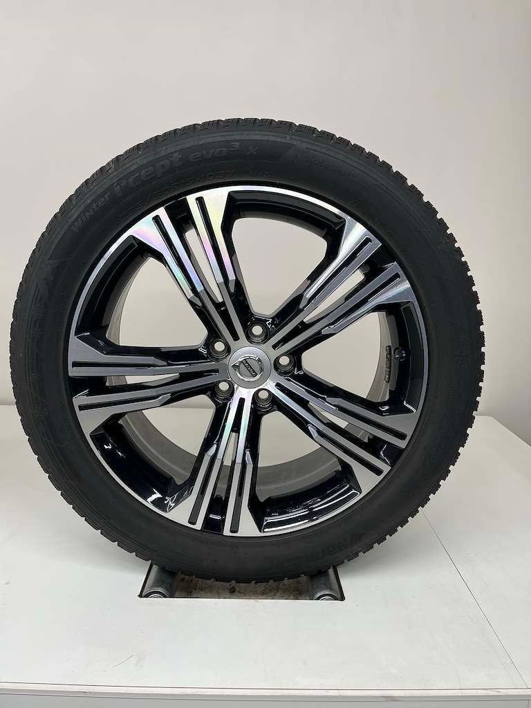 Volvo XC40 - 19 inch - winterbanden, 19 inch, Gebruikt, Banden en Velgen, 235 mm