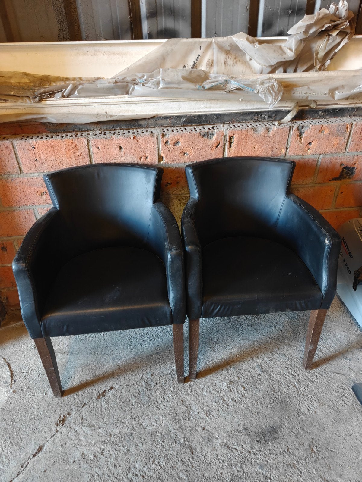 2 Gratis Leer stoelen, Ophalen, Gebruikt, Twee, Zwart