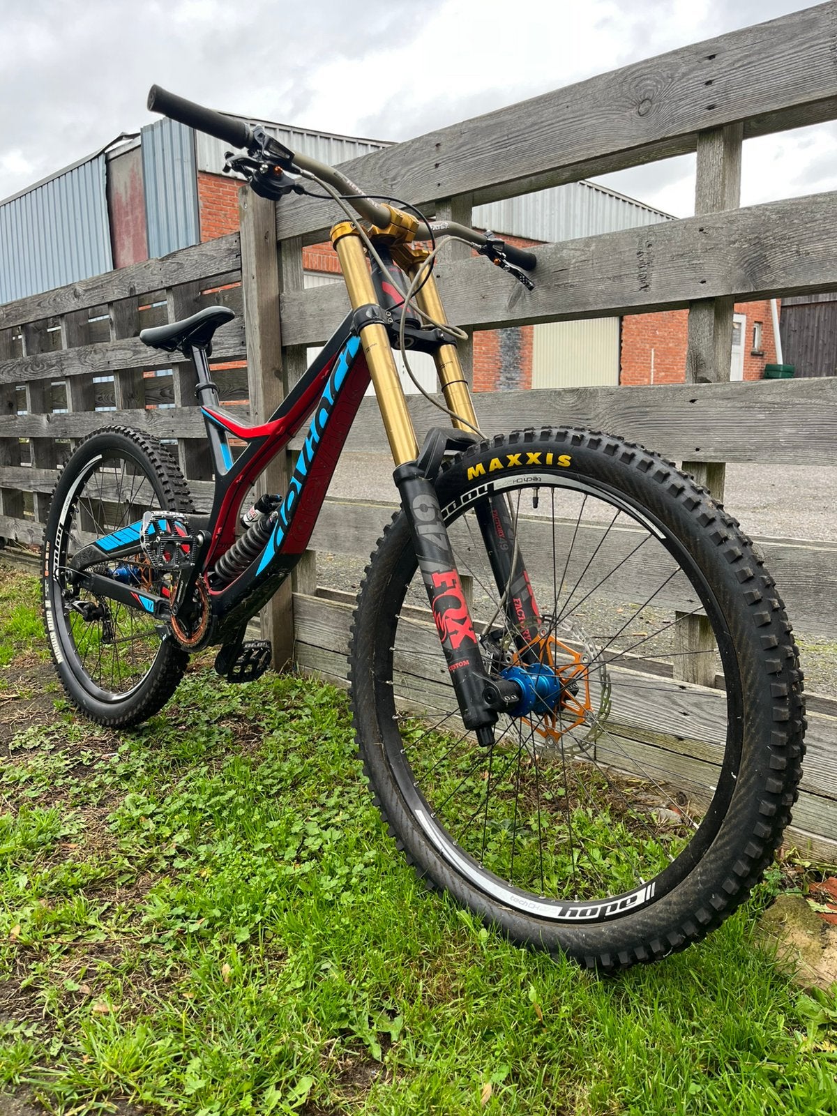 DEVINCI wilson downhill maat L, Vélos & Vélomoteurs, Enlèvement, Hommes, Frein à disque, Utilisé