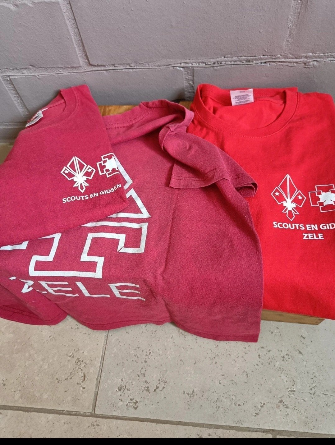 scouts Zele 3x t-shirt maat 122 en M, Verzamelen, Scouting, Ophalen of Verzenden