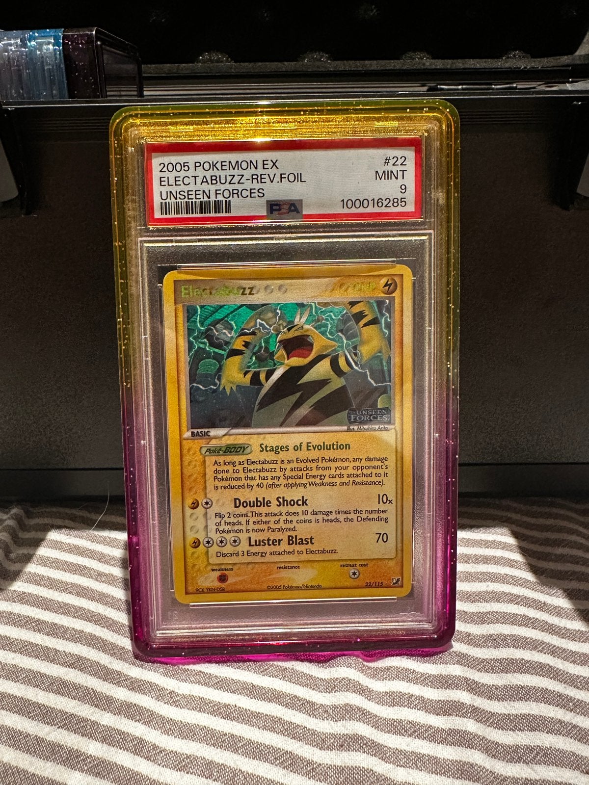 Electabuzz reverse foil psa9 stamped, Hobby en Vrije tijd, Ophalen of Verzenden, Zo goed als nieuw, Foil