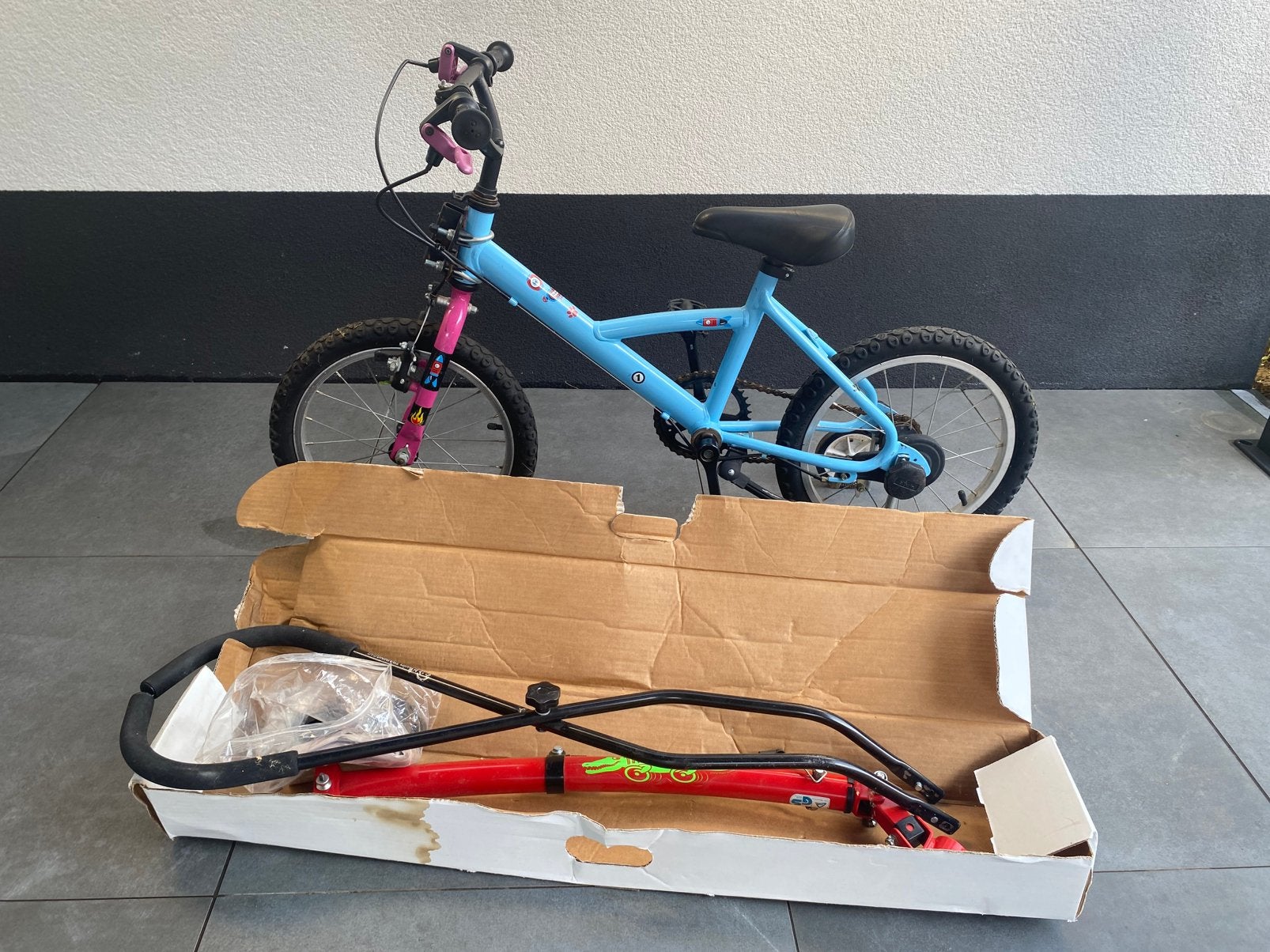 Velo de couleur rose et bleu et de taille enfant, Autres marques, Frein sur jante, Comme neuf, Enlèvement