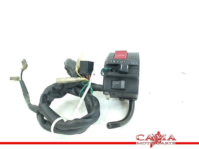 COMMUTATEUR DROIT VX 800 1990-1997 (VX800 VS51A VS51B), Motos, Dhr. S. di Majo, Utilisé, Info@cama-motorparts.nl, P.J. Troelstraweg 8 8
3144 CX  MAASSLUIS, NL