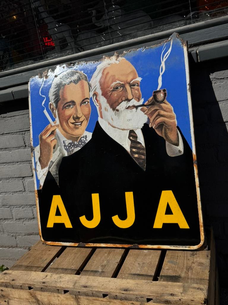 Ancien panneau d'affichage en émail AJJA 1951, Enlèvement ou Envoi, Utilisé, Panneau publicitaire