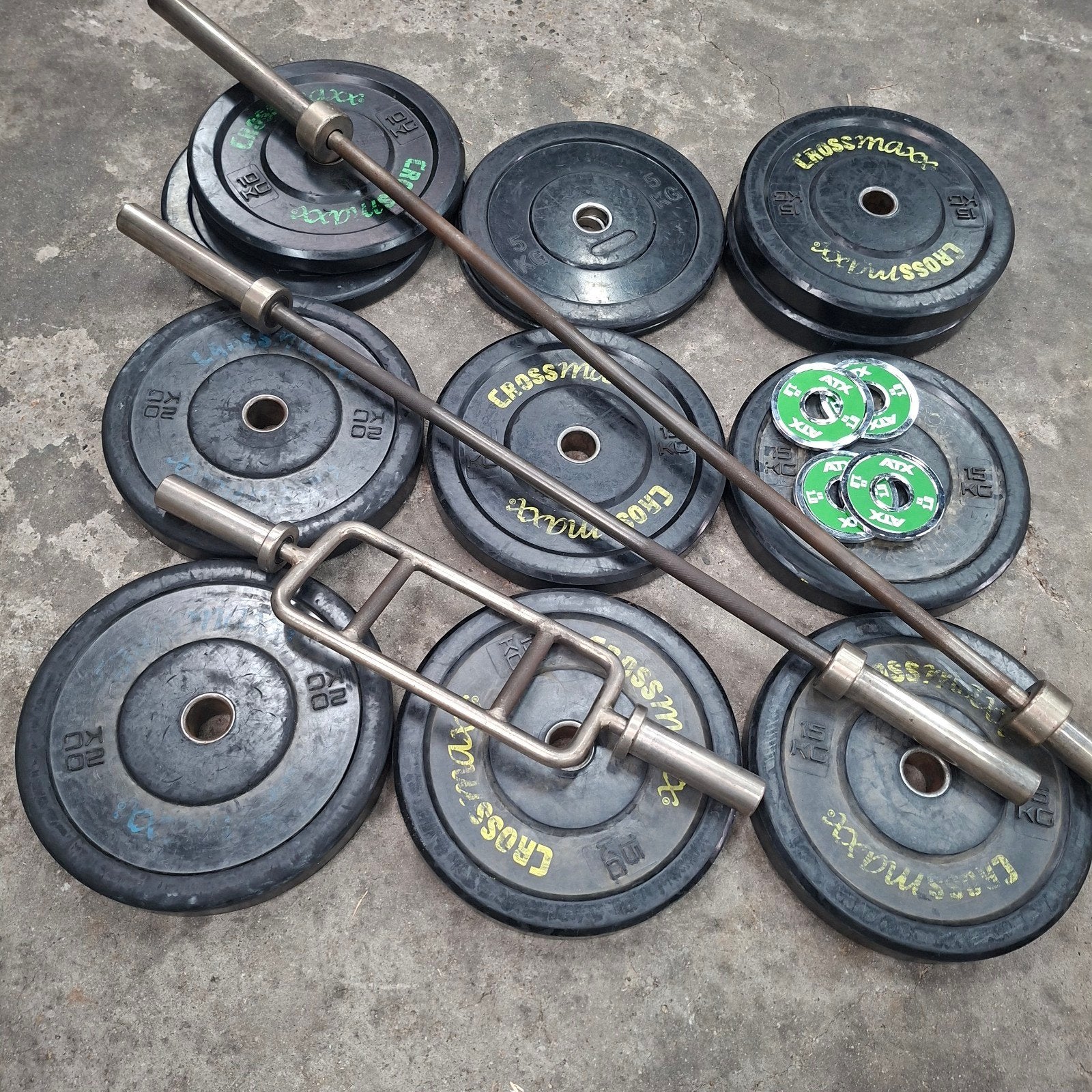 164 kilo Crossmaxx  Bumper Plates + Olympische Barbells Set, Ophalen