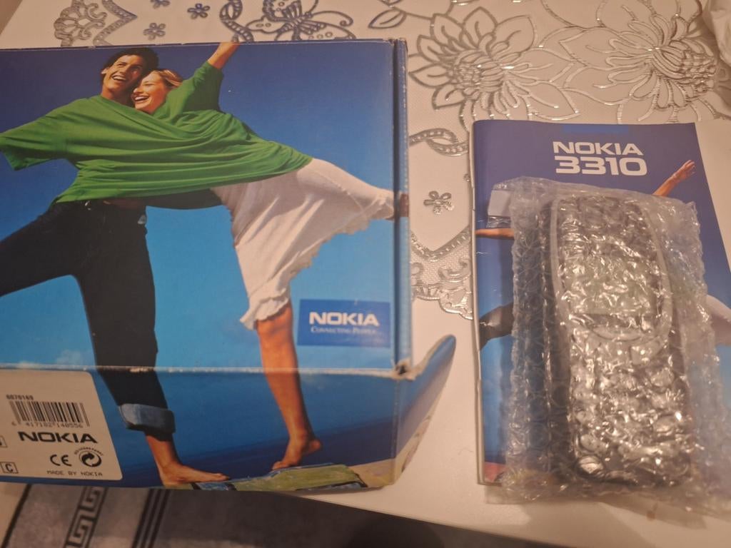 ancien Nokia 3310 année  2000, Télécoms