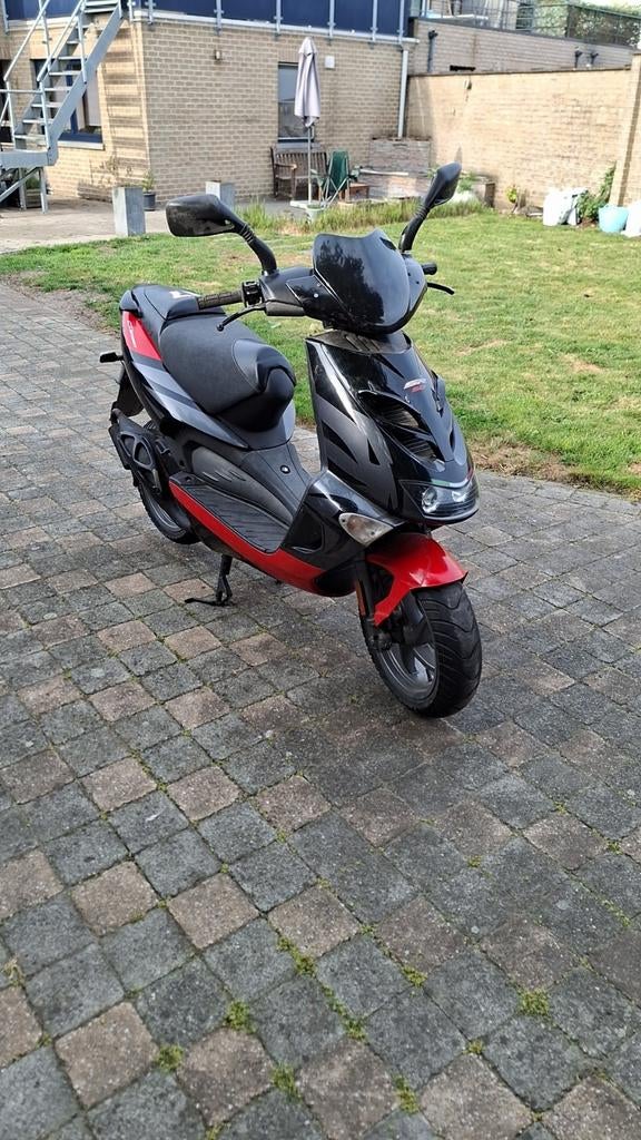 Aprilia sr 50 a klasse, SR 50, Comme neuf, Enlèvement, Deux-temps