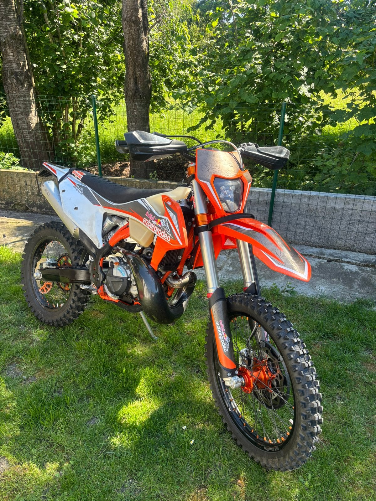Ktm 300 exc Erzbergrodeo, Vélos & Vélomoteurs, Cyclomoteurs | Cyclomoteurs de cross, Comme neuf, Enlèvement