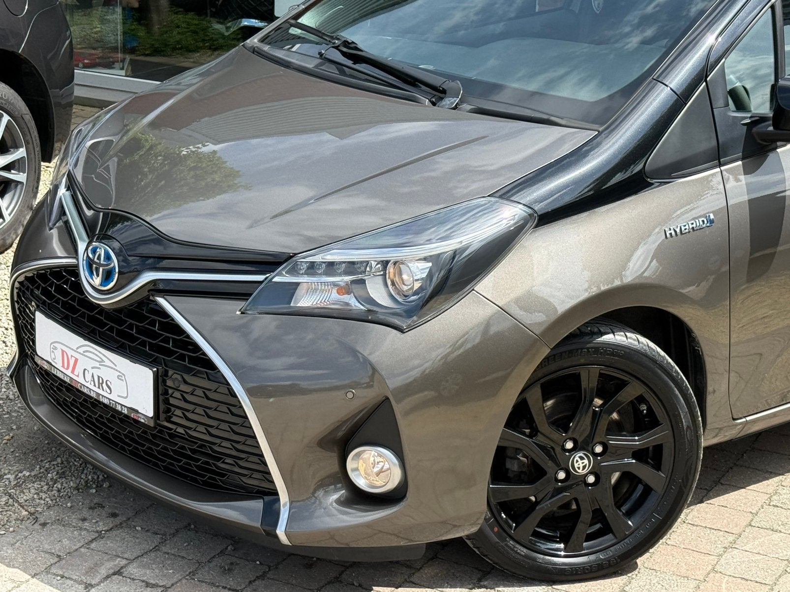 TOYOTA YARIS HYBRID BI-TONE 1.5I 73CV |NAVI | CAMÉRA | LED, Autos, Toyota, Achat, Euro 6, Entreprise, Garantie prolongée