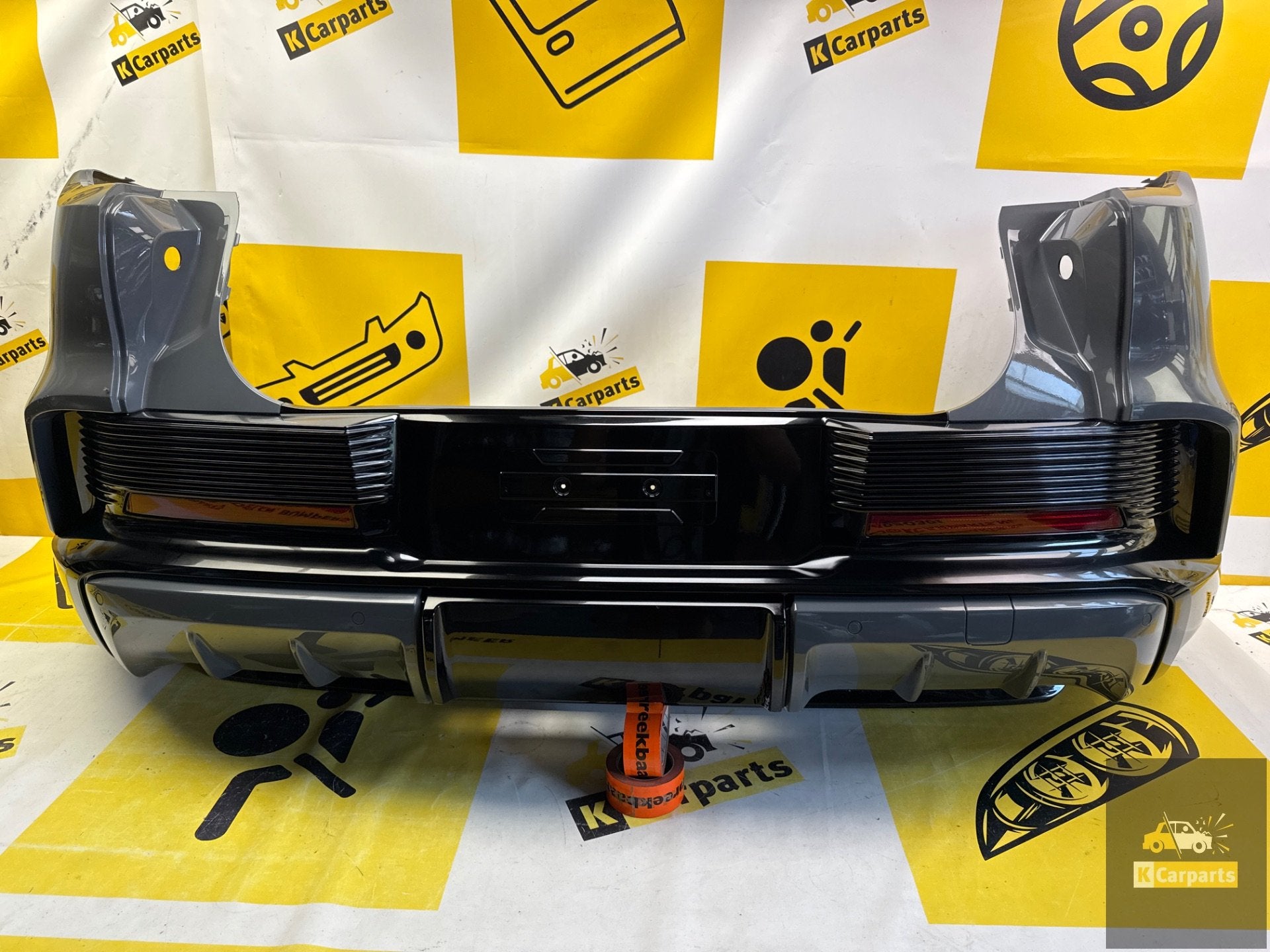 Achterbumper PORSCHE CAYENNE-e 9Y4 25-Heden 6xPDC 9Y4807421A, Gebruikt, Porscheplatz 1
70435  Stuttgart, DE, Porsche, Info@porsche.de